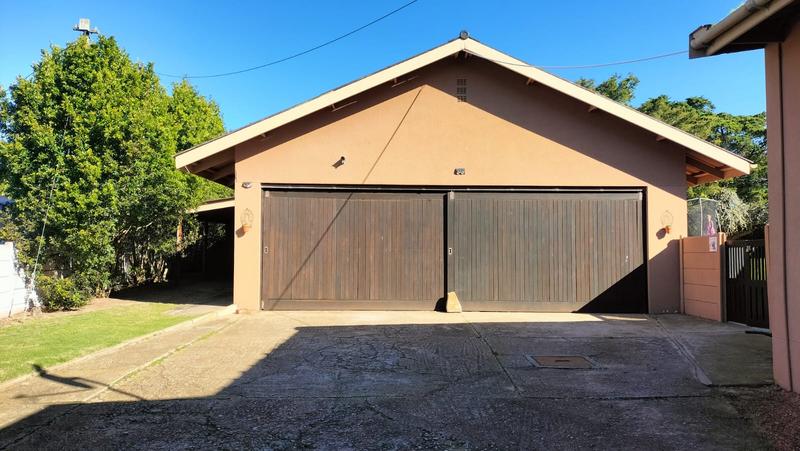 5 Bedroom Property for Sale in Mossel Bay Central Western Cape